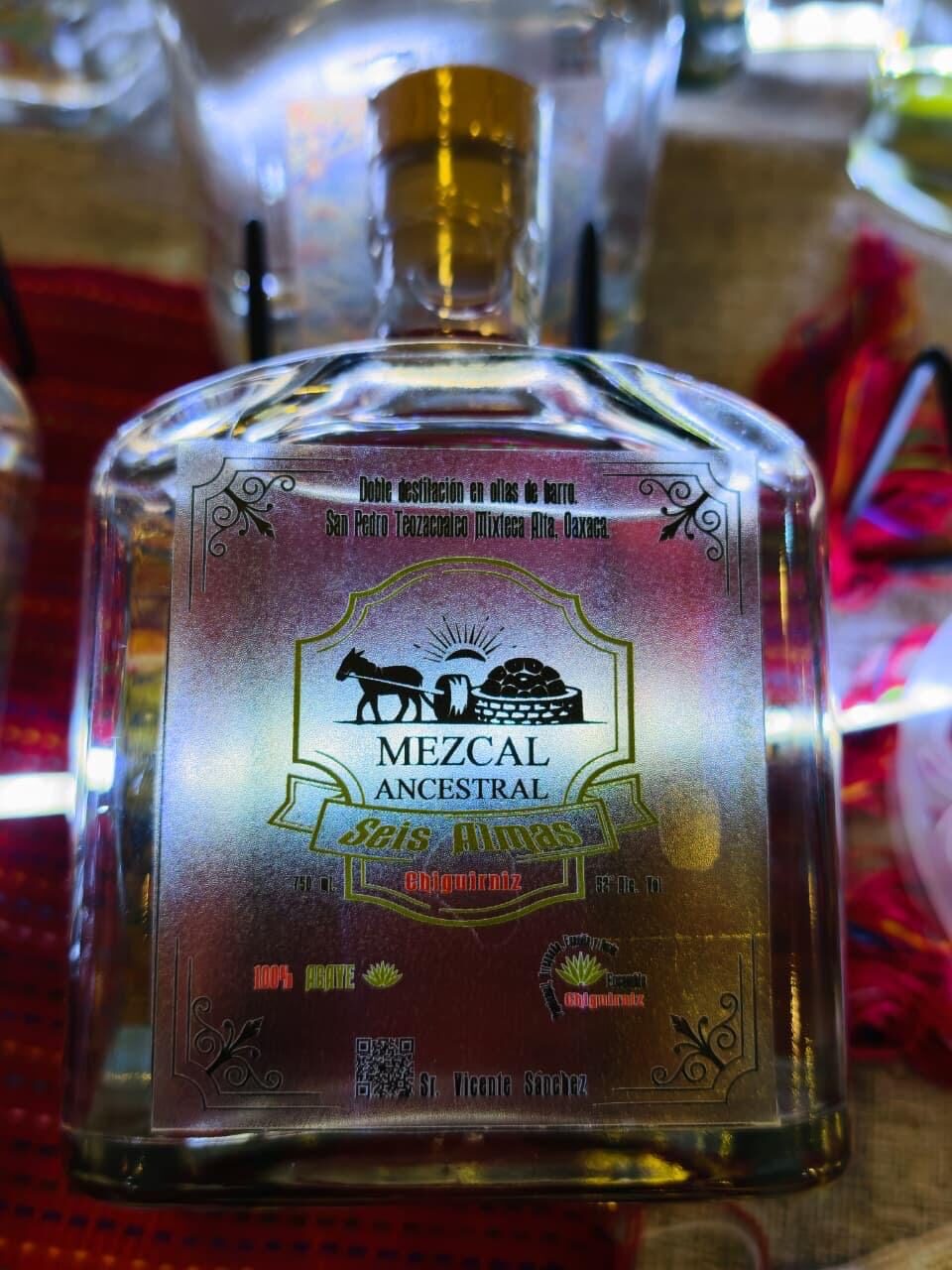 Botella de Mezcal Ancestral Seis Almas